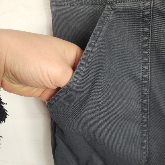 Spanx Stretch Twill Cargo Jogger Pants in Washed Black/Gray Medium (6-8) - Picture 5 of 11